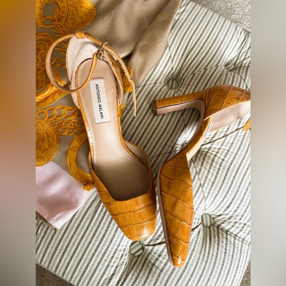 Antonio Melani mustard crocodile high heels 8.5 NWT - Picture 3 of 4
